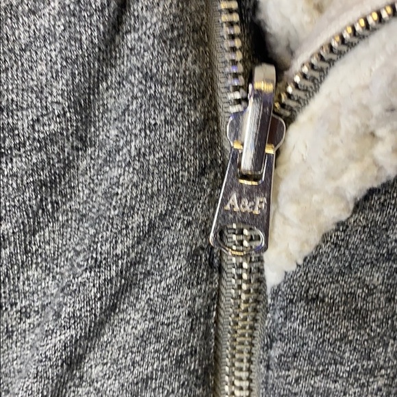 Reversible Abercrombie and Fitch zip up jacket - Picture 2 of 3